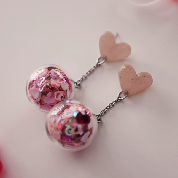 GLITTER GLOBE LOVE BOMB EARRINGS